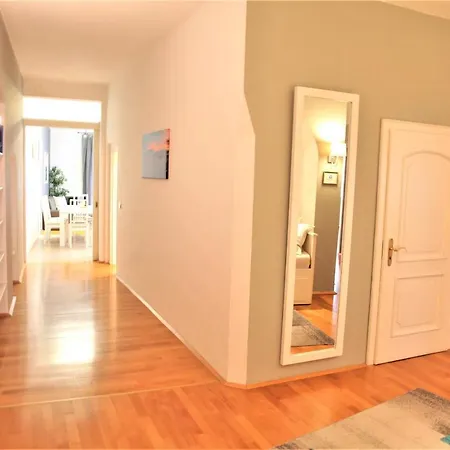 Spacious In The Heart Of Apartment Innsbruck
