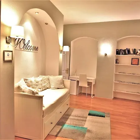 Spacious In The Heart Of Apartment *
